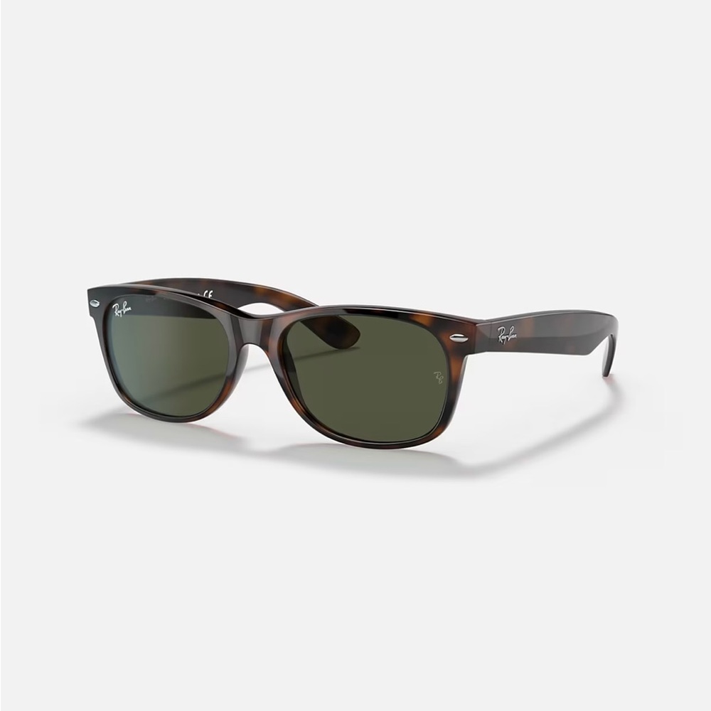 Ray Ban Wayfarer Sunglasses- Brand New